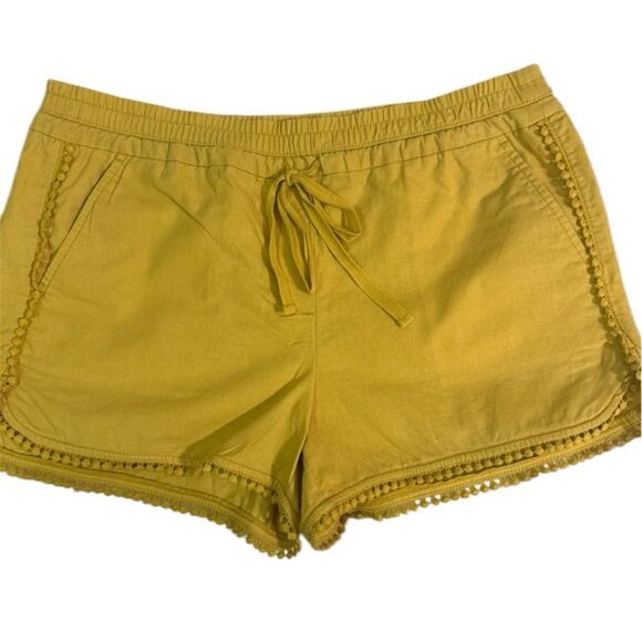 LOFT Pants - LOFT Linen Blend Running Short with Pom Pom Detailing in Yellow Size M